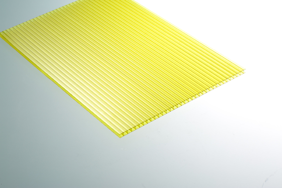feuille de polycarbonate de 4mm - de 10mm, grande transmission de la lumière de feuille jaune de