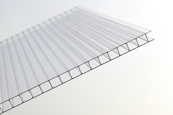 Haute feuille de polycarbonate de  de sécurité, panneaux de couverture clairs de patio 4mm -10mm