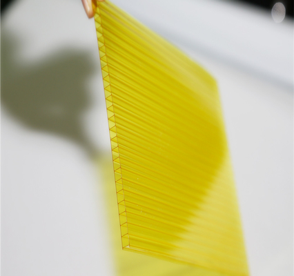 feuille de polycarbonate de 4mm - de 10mm, grande transmission de la lumière de feuille jaune de