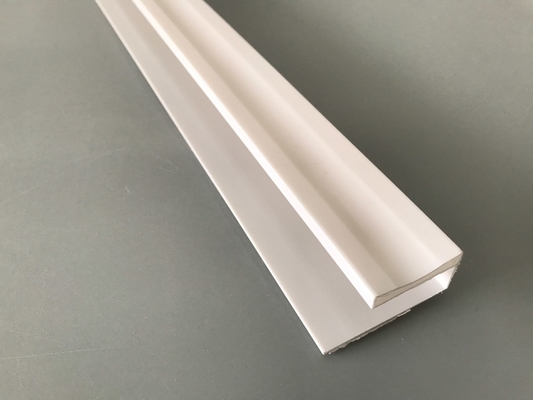 Accessoires en PVC pour l'installation de panneaux PVC Profilé en PVC blanc - U Impression brillante Extrusion plastique en U Canal étanche Protection UV