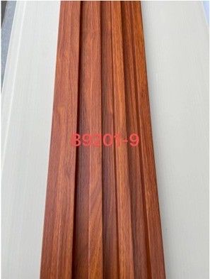 Panneau à flûte en WPC ignifuge sans échantillon avec une durée de vie garantie de 20 ans