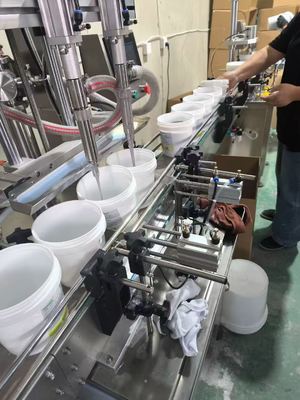 Peinture auto-nivelante époxy pour revêtement de sol en matériau de construction facile pour sol industriel, résine époxy, sable coloré, sol décoratif