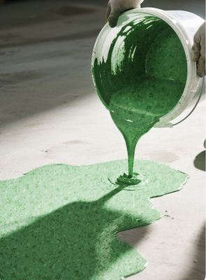 Peinture autonivelante à deux composants pour sol en marbre et pierre époxy Revêtement de sol en résine époxy respectueux de l'environnement Sol en sable coloré pour usage domestique