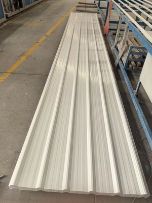 Matériau de toiture en plastique thermo-isolant bon marché Ventes à chaud tôles en UPVC pour toit et murs extérieurs