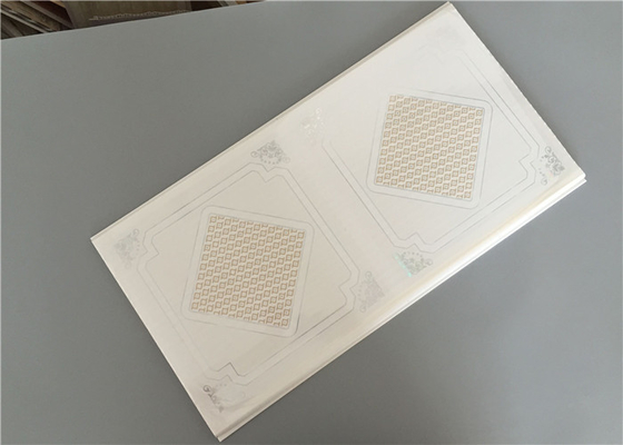 Le plafond de estampillage chaud de PVC embarque les tuiles décoratives 300×9 millimètre de plafond de PVC