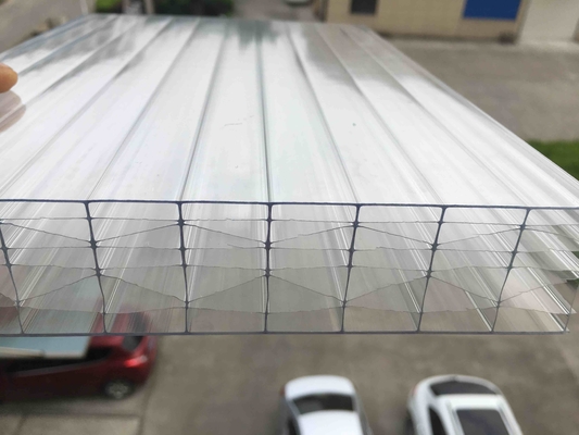 feuilles de polycarbonate multicouvertes de 25 mm pour camions barrière aérodynamique polycarbonate à fort impact